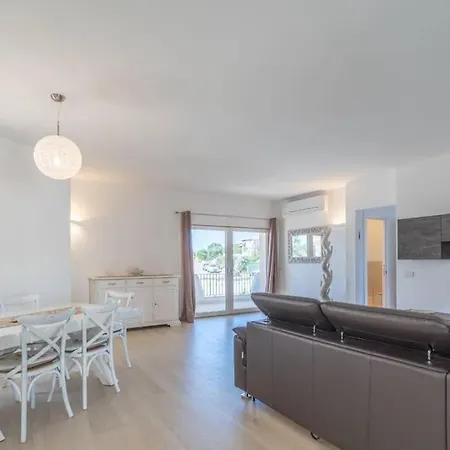 Oleandri Villa *